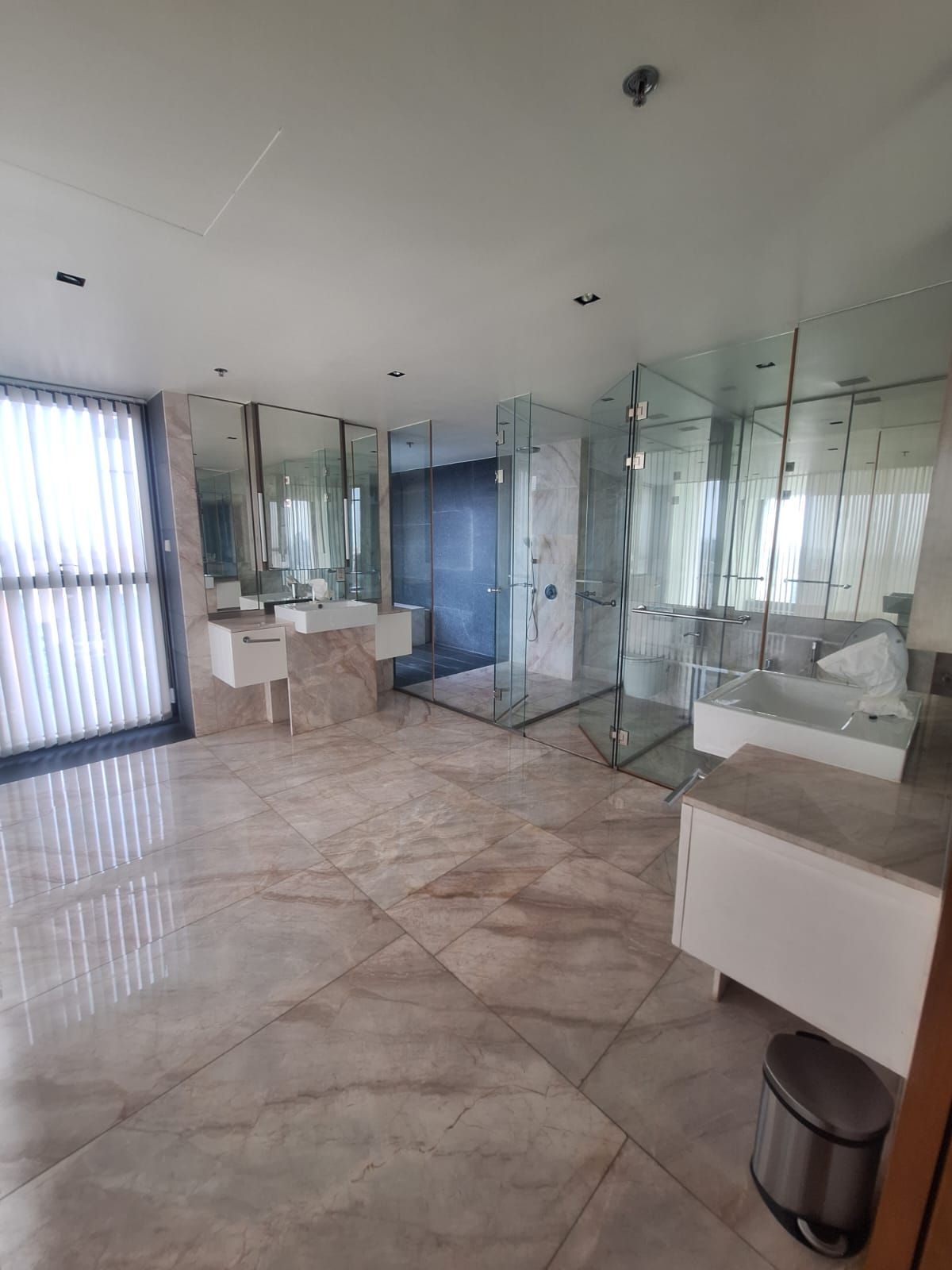 4 卧室 公寓 出售 在  - Image 6