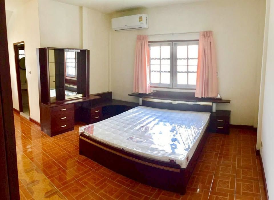 3 Bedroom House For Rent in Chang Khlan, Mueang Chiang Mai, Chiang Mai - Image 12