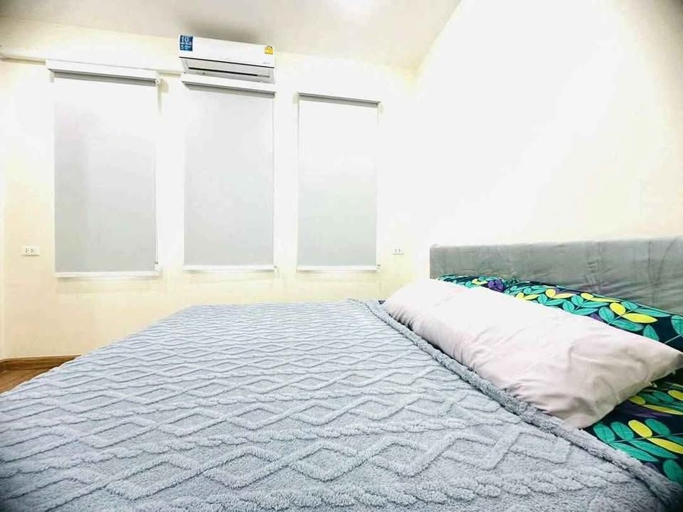 4 卧室 联排别墅 出租 在  - Image 7