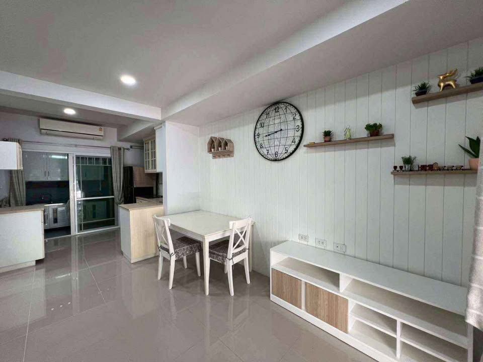 2 卧室 联排别墅 出租 在  - Image 4