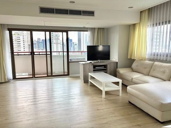 Citi Resort Sukhumvit 49 - Image 1