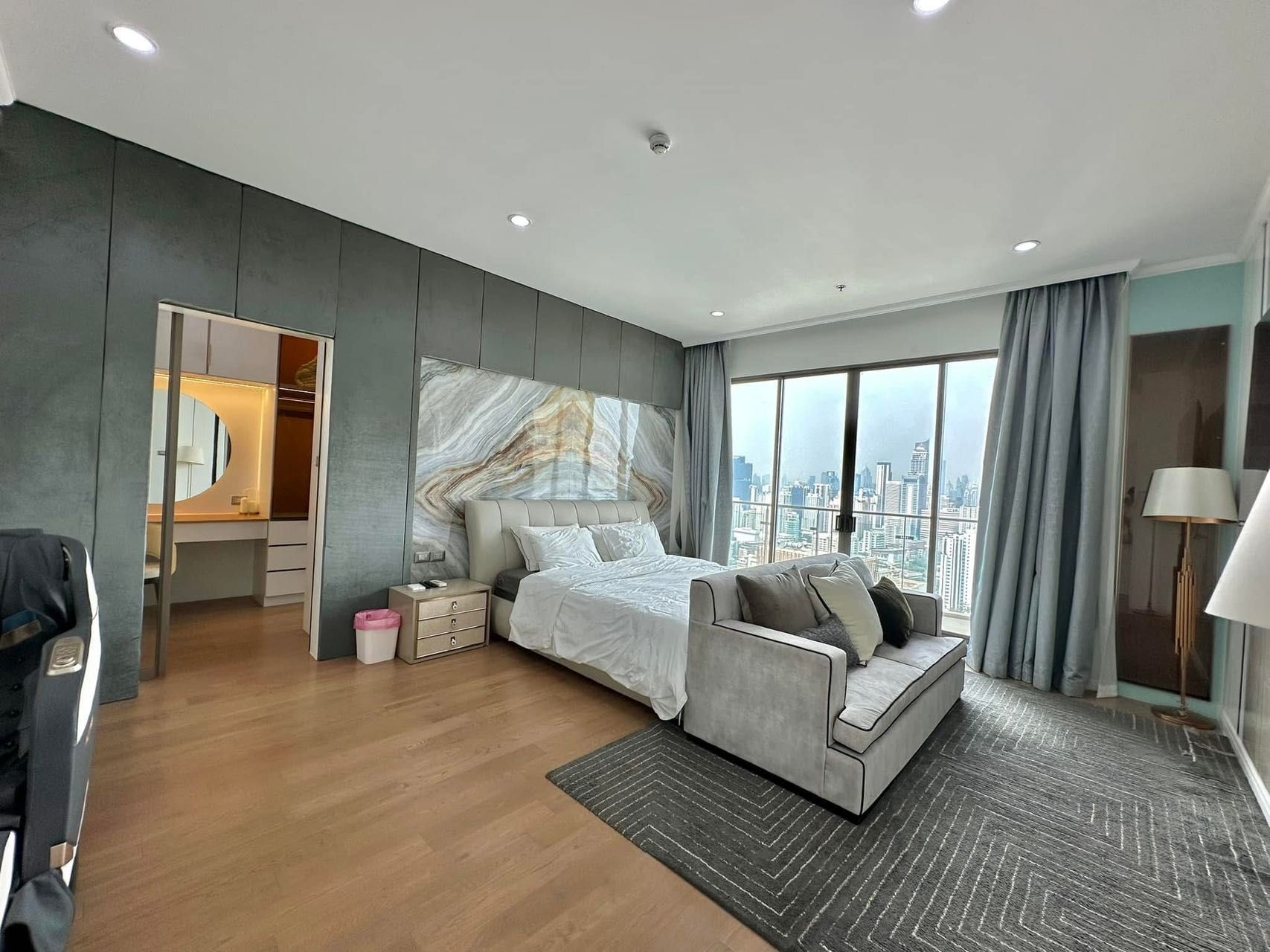 uploads/fd6bd717-700b-4a1c-8bbd-e097bbce9e68/b37f31f2-1d80-4534-bc66-cf4bb4c1c1d4