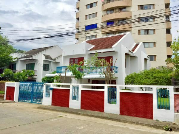 3 Bedroom House For Rent in Chang Khlan, Mueang Chiang Mai, Chiang Mai - Image 2