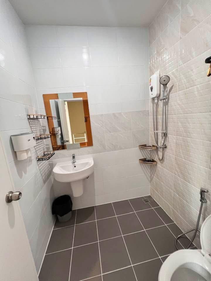 4 卧室 联排别墅 出租 在  - Image 14