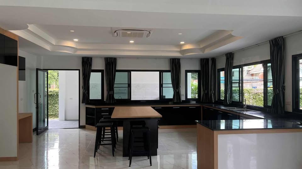 uploads/fd6bd717-700b-4a1c-8bbd-e097bbce9e68/bd03e9b6-8880-43dd-87ae-567f3669c461