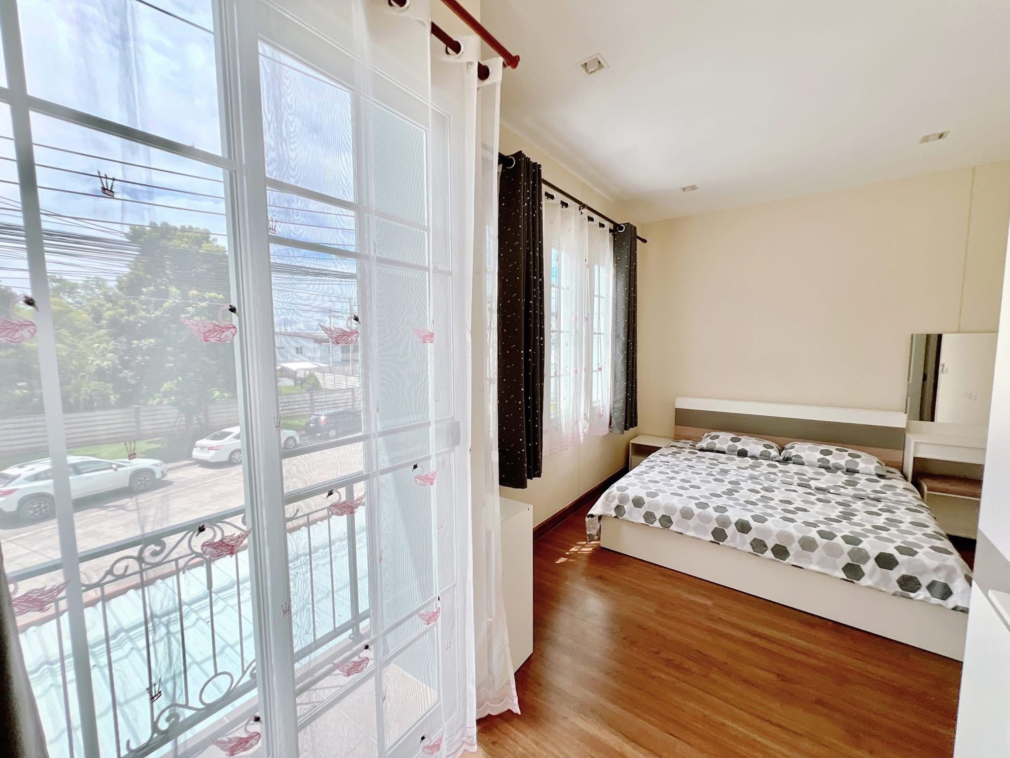 4 卧室 联排别墅 出租 在  - Image 15