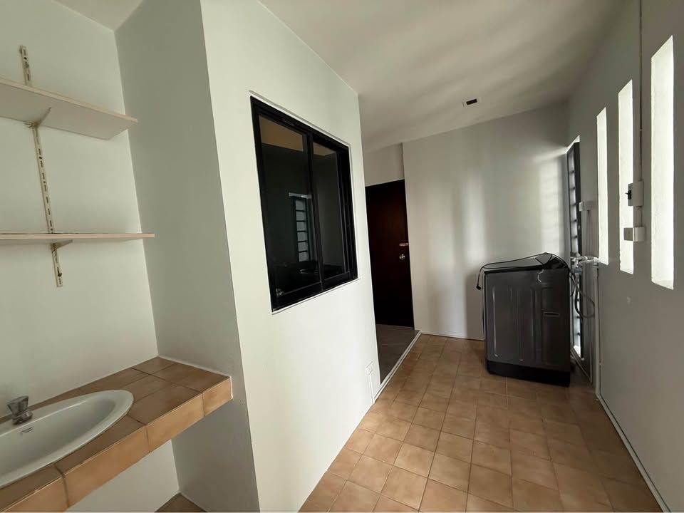 3 卧室 公寓 出租 在  - Image 12