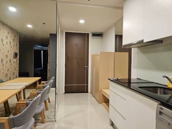15 Sukhumvit Residences - Image 2