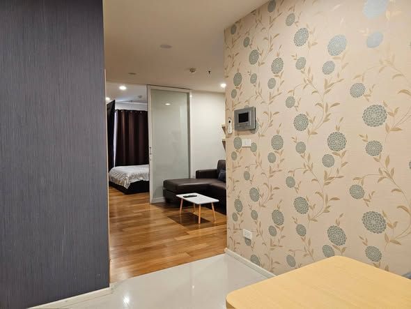 15 Sukhumvit Residences - Image 1