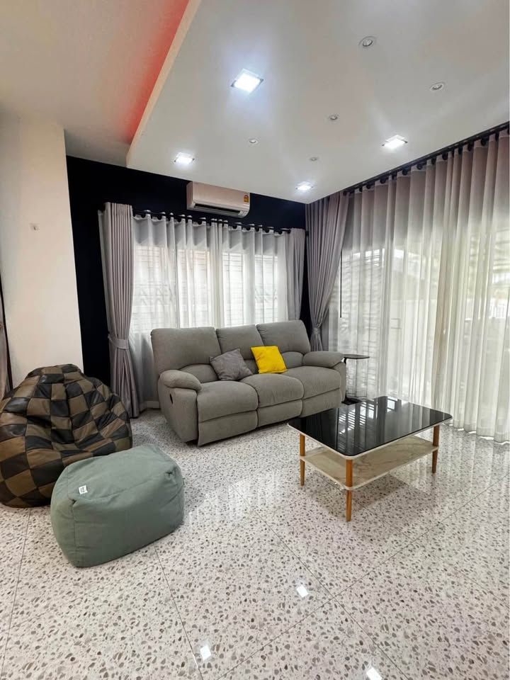 3 Bedroom Townhouse For Rent in San Phak Wan, Hang Dong, Chiang Mai - Image 4