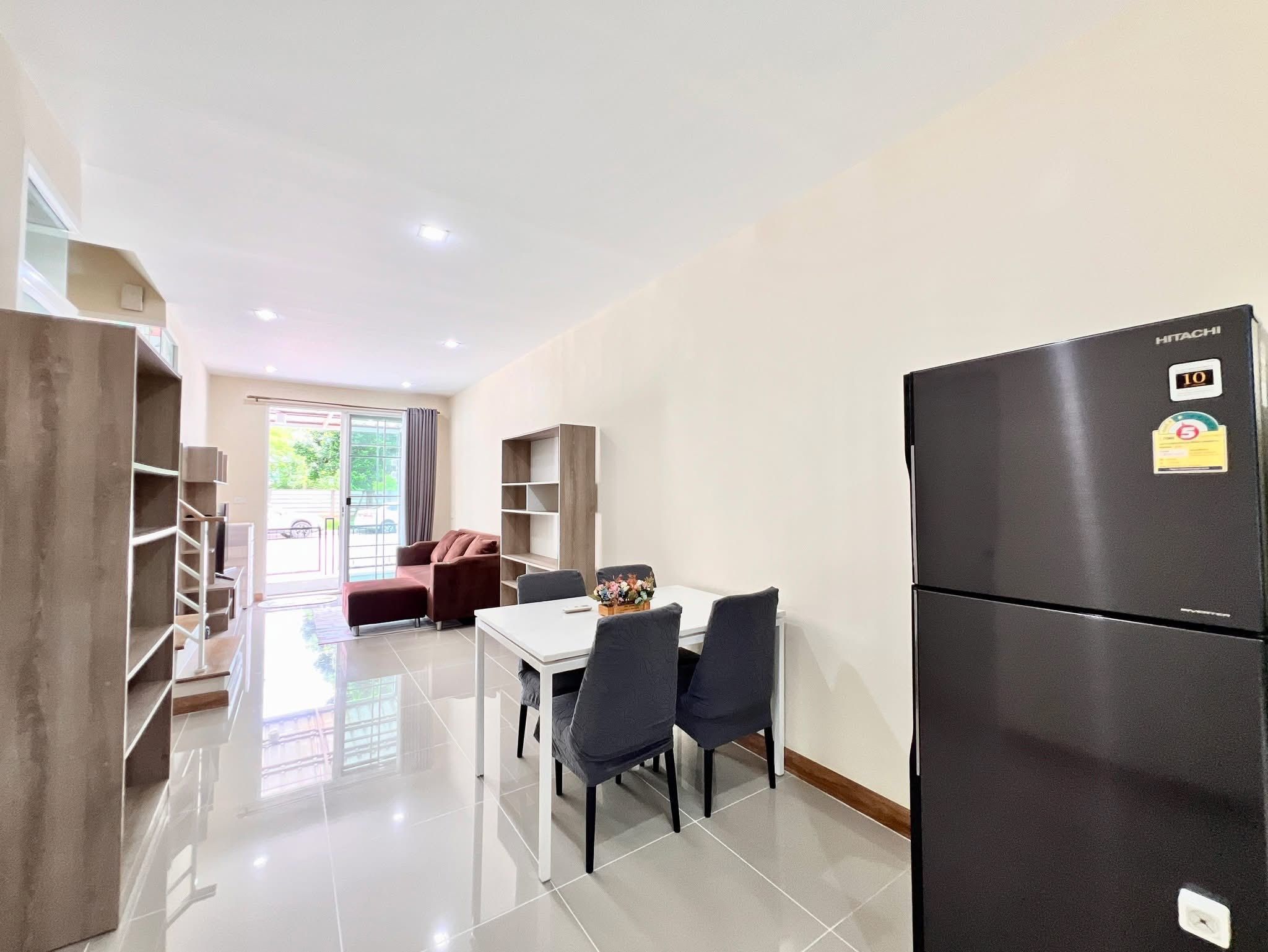 4 卧室 联排别墅 出租 在  - Image 6