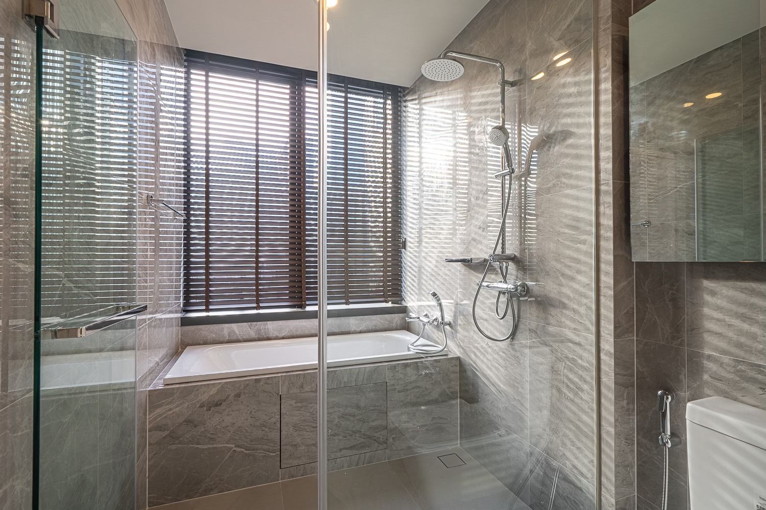 2 卧室 公寓 出租 在  - Image 12