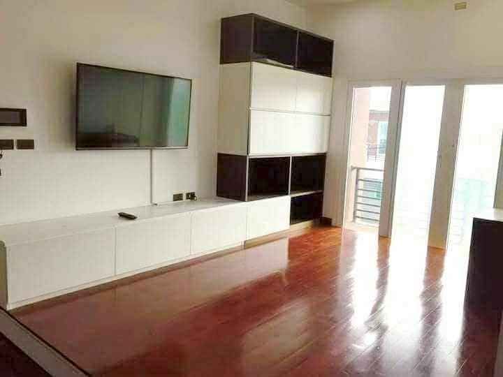 5 卧室 独立房屋 出租 在  - Image 10