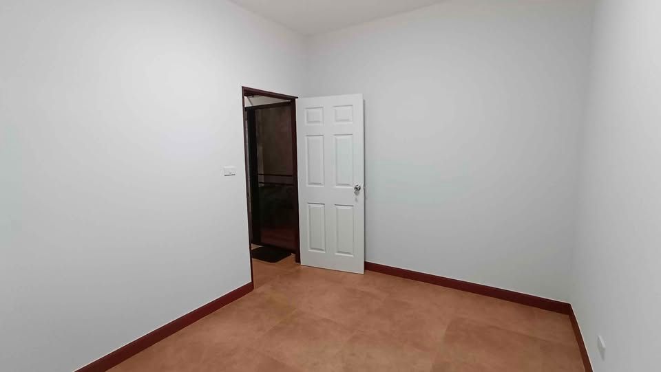 3 卧室 独立房屋 出售 在  - Image 9