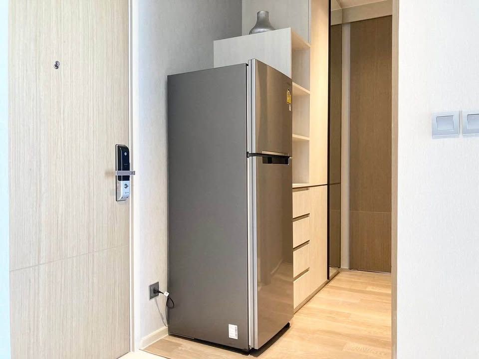 Ashton Silom - Image 7