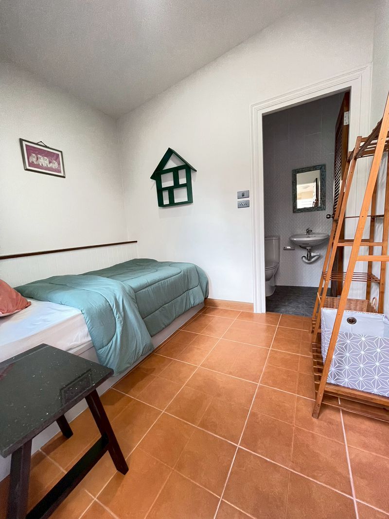 5 卧室 独立房屋 出售 在  - Image 20