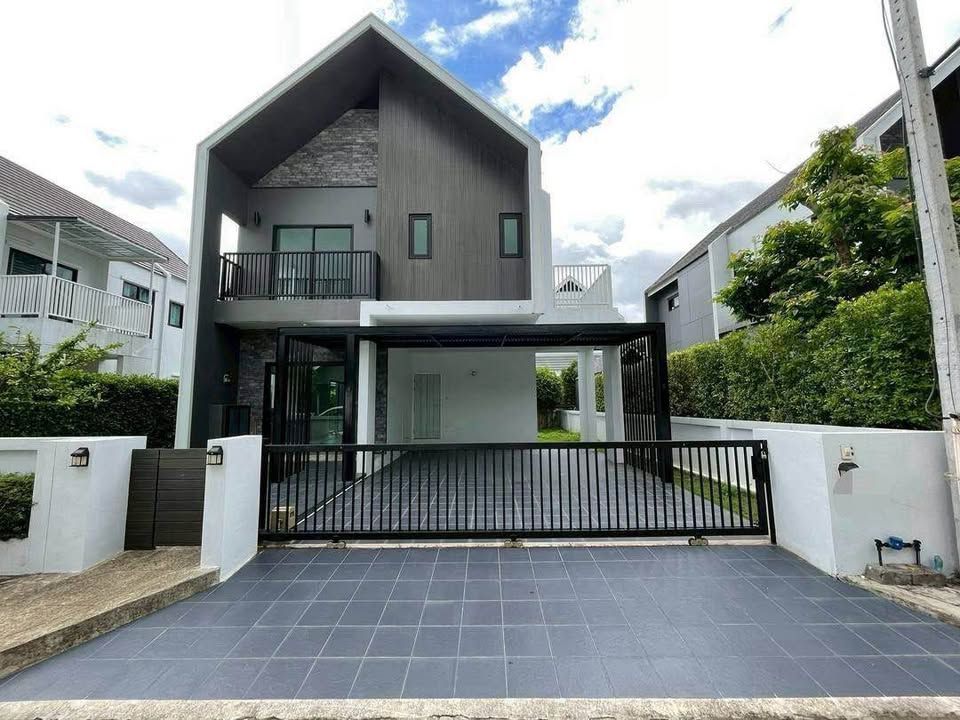 4 Bedroom House For Rent in Pa Phai, San Sai, Chiang Mai - Image 2