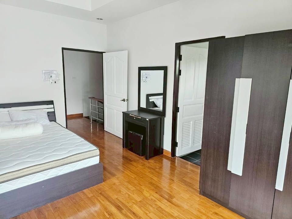 4 卧室 独立房屋 出租 在  - Image 12