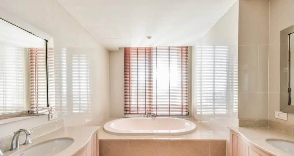 The Empire Place - Image 5