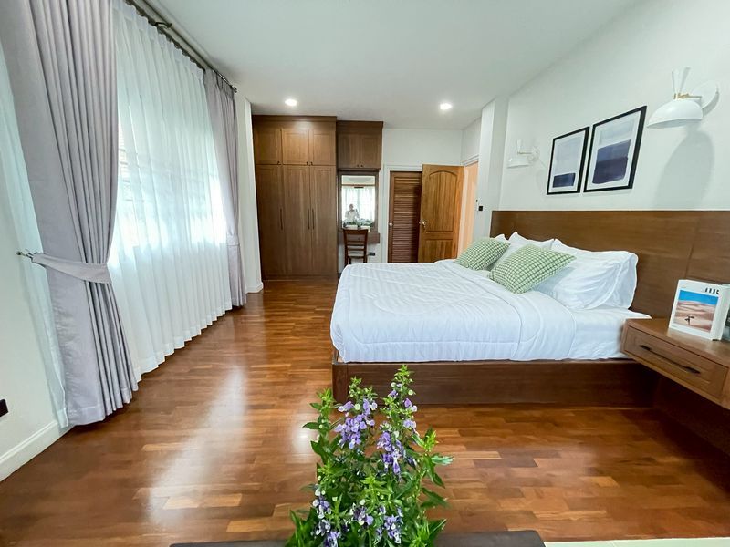 5 卧室 独立房屋 出售 在  - Image 18