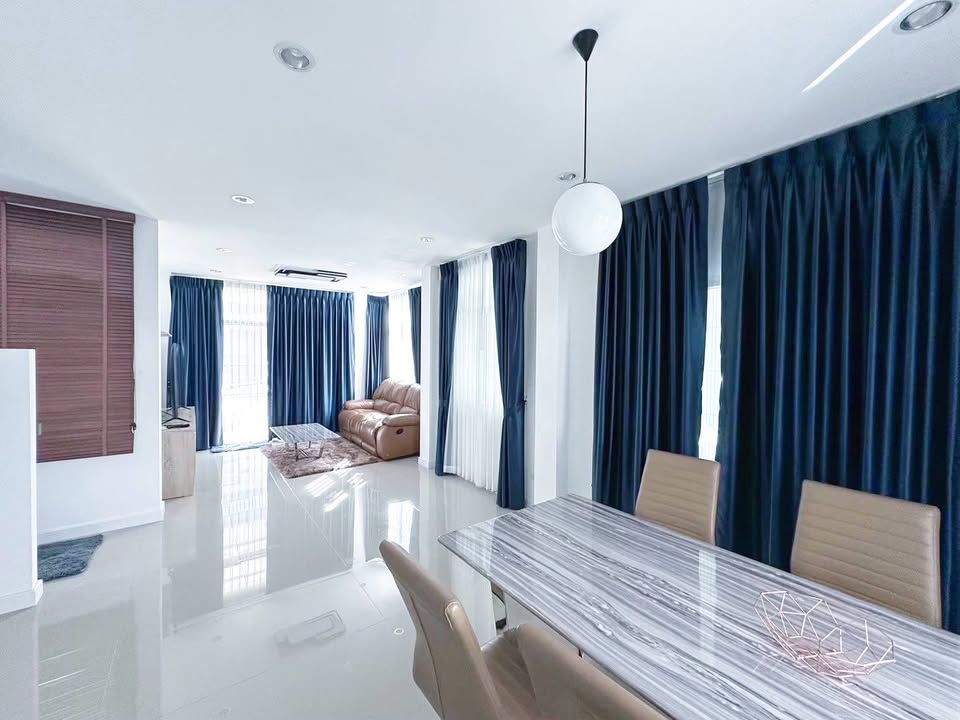 uploads/fd6bd717-700b-4a1c-8bbd-e097bbce9e68/e8e0b871-8885-499f-9397-b946b43b3cdd