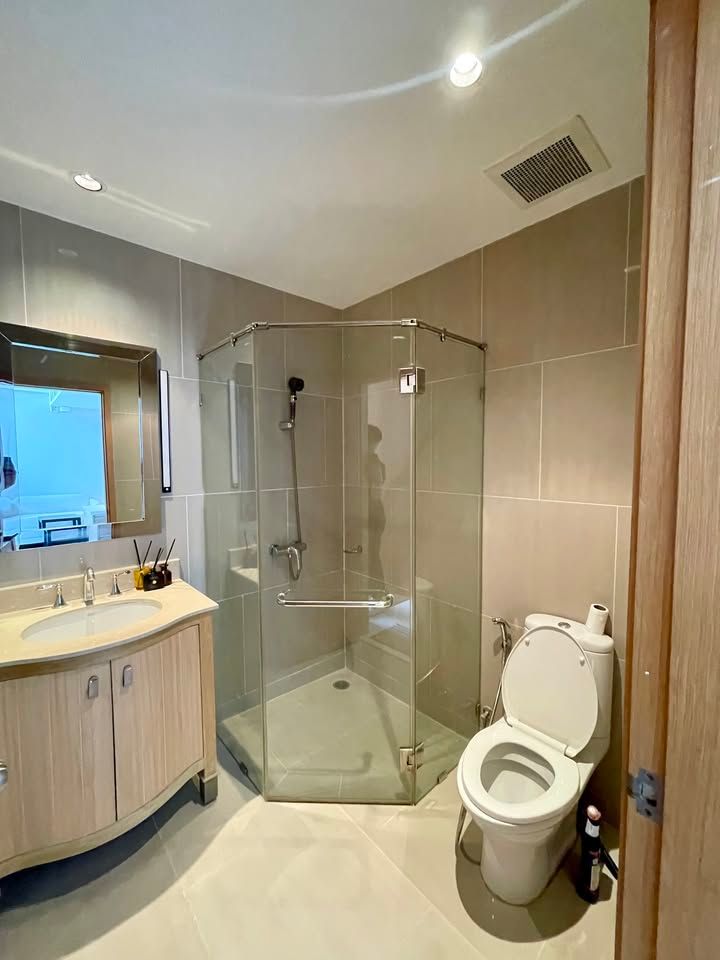 The Empire Place - Image 6