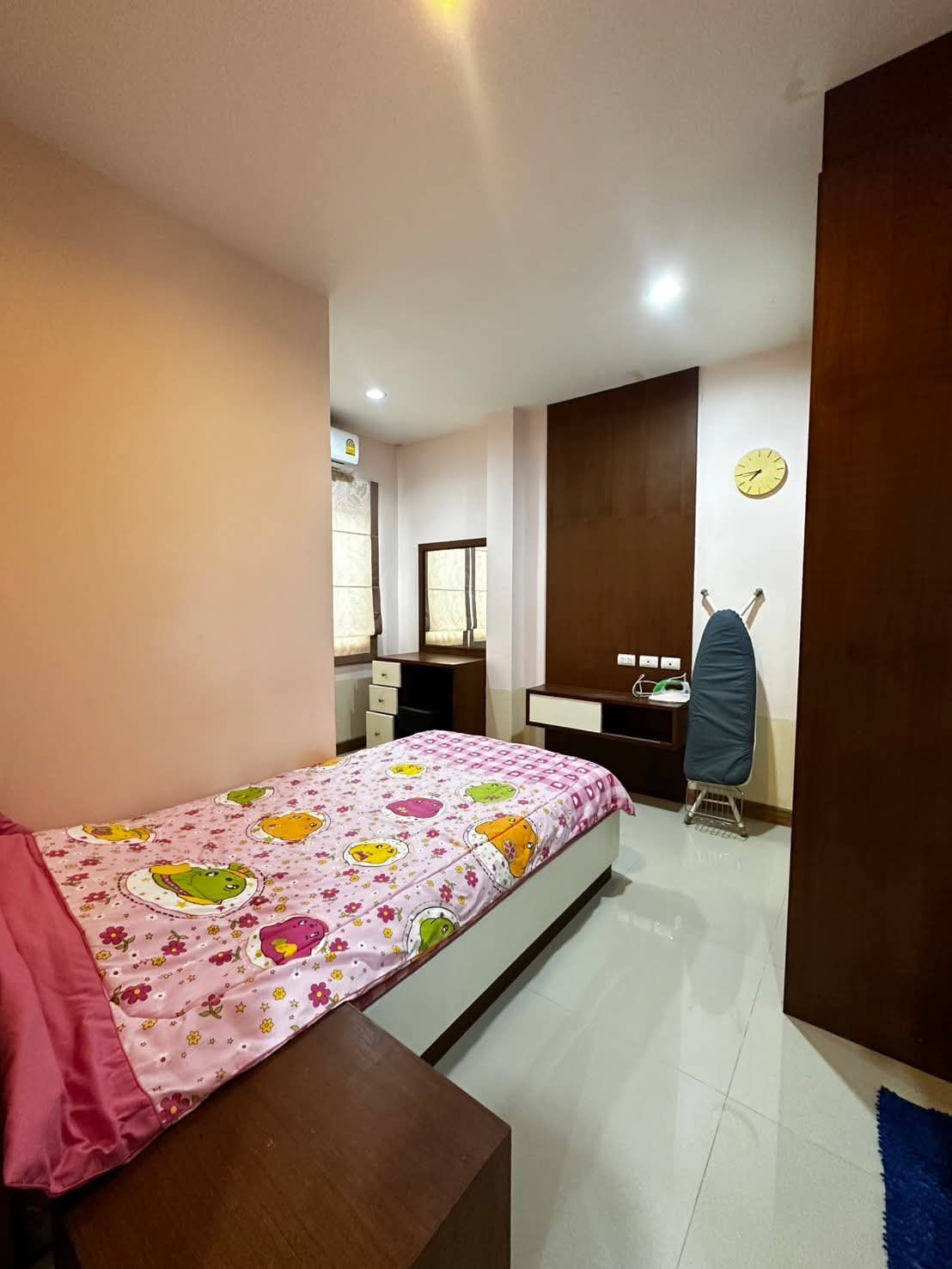 4 卧室 独立房屋 出租 在  - Image 14