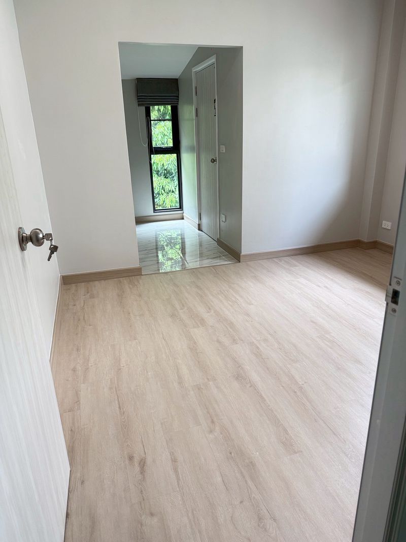 5 卧室 独立房屋 出售 在  - Image 17