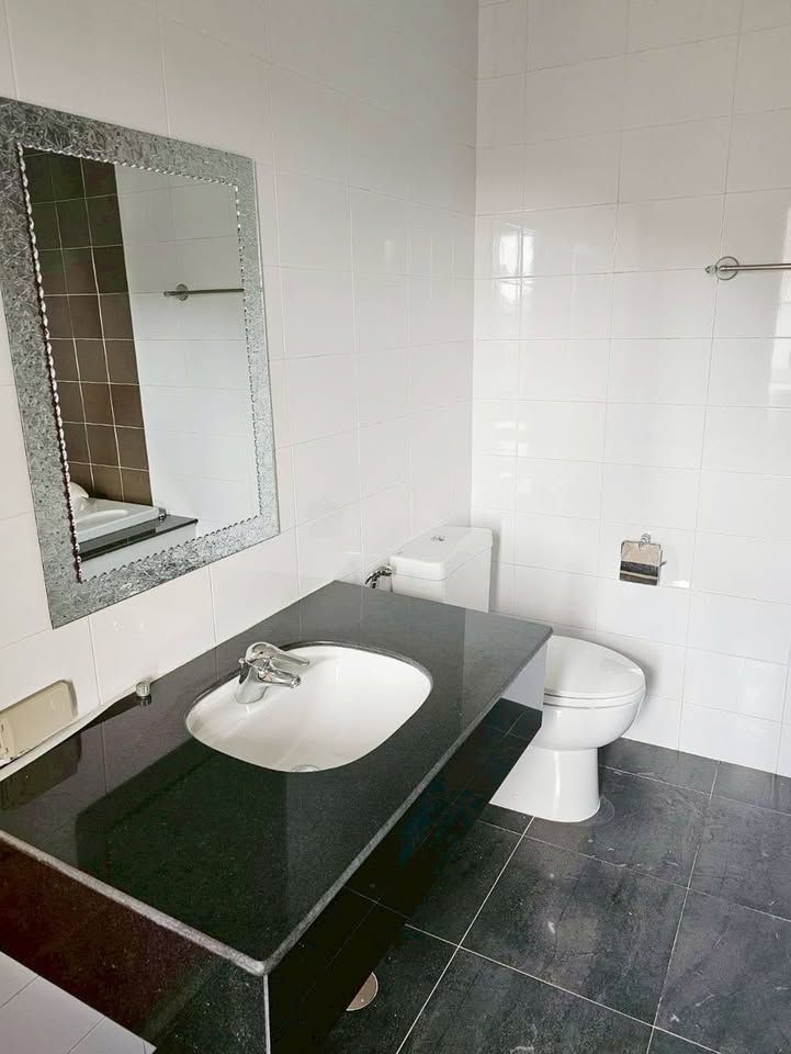 4 卧室 独立房屋 出租 在  - Image 20