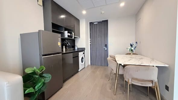 Ashton Asoke - Image 8