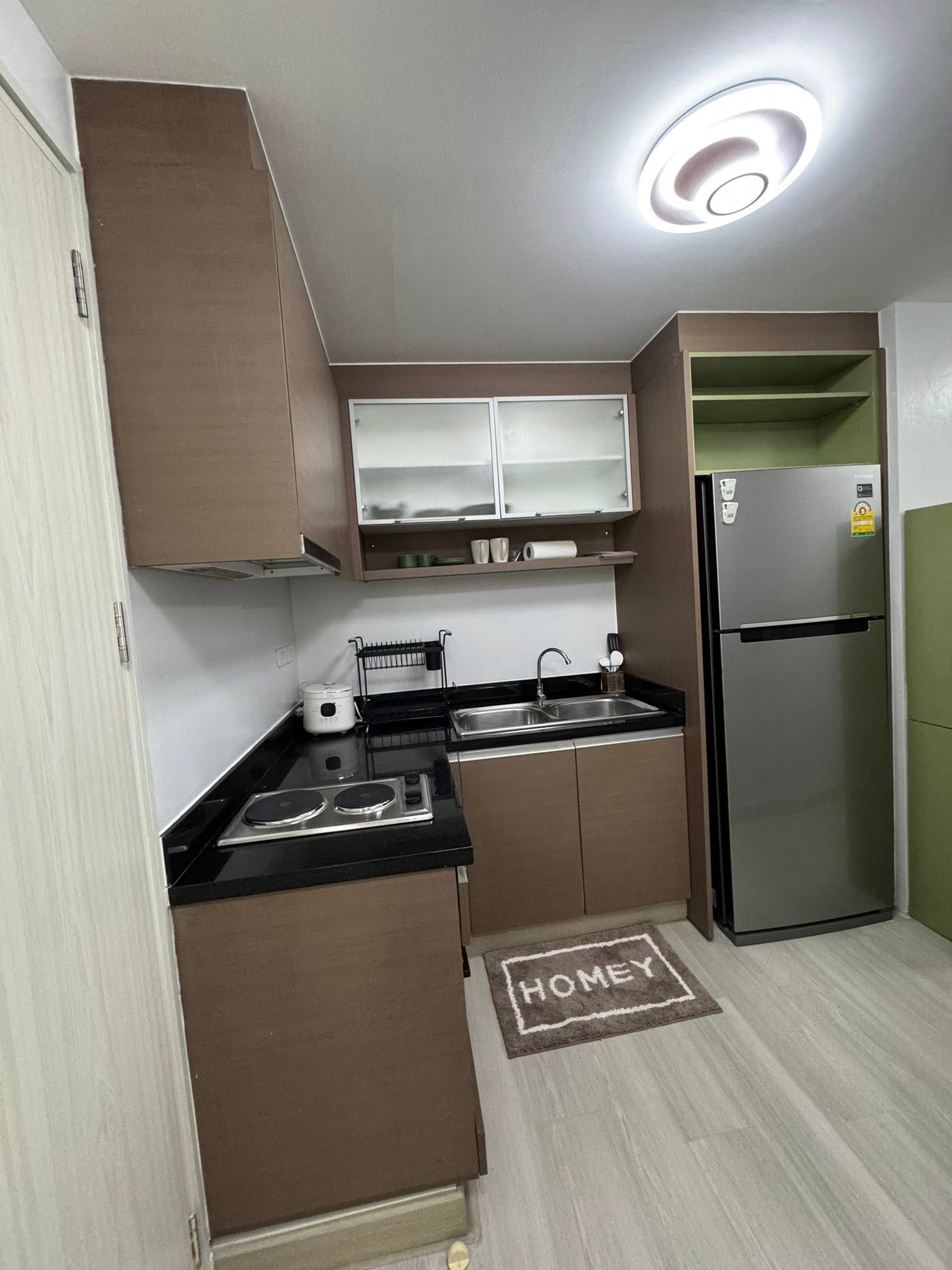 Issara@42 - Image 15