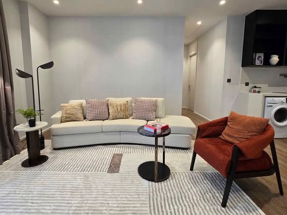 MUNIQ Langsuan - Image 1