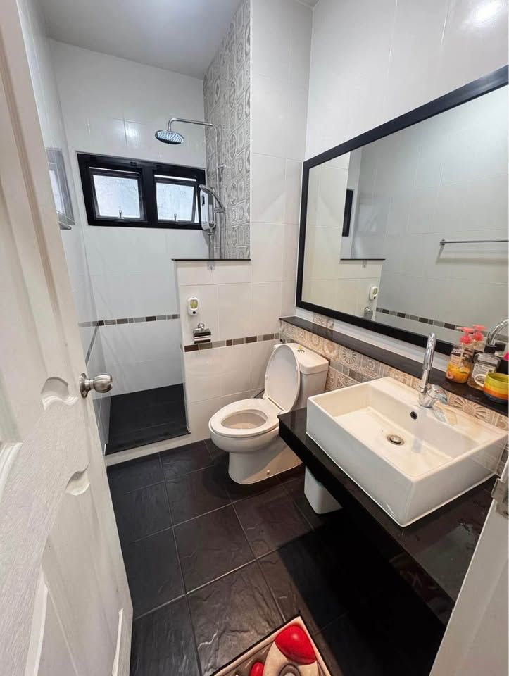 3 Bedroom Townhouse For Rent in San Phak Wan, Hang Dong, Chiang Mai - Image 12